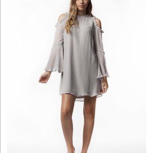 🦋PPLA COLD SHOULDER RUFFLE BELL SLEEVE
